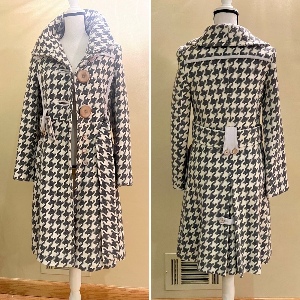 Women's blended wool/leather belted coat